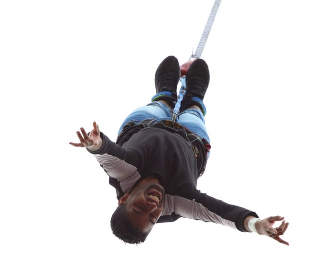  Los saltos en bungee son súper divertidos 