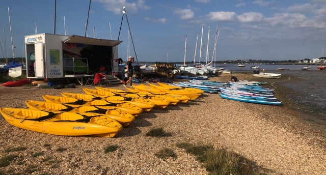 Nuestros kayaks están listos para usted 