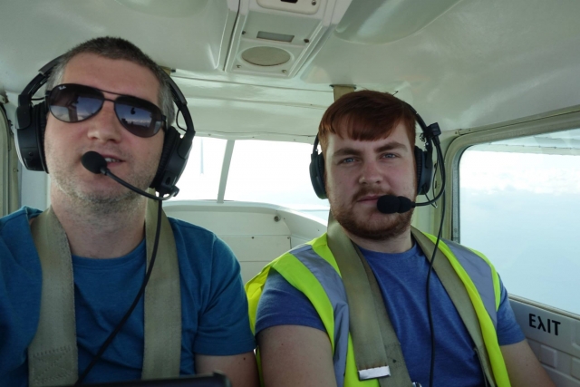  Pasando un ramarro divertido con su piloto