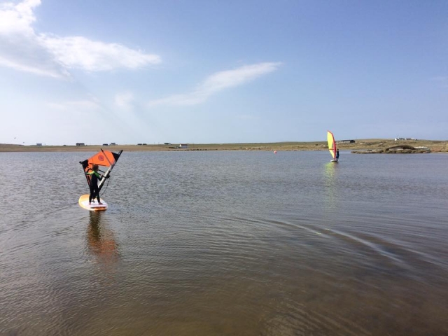  Adquirir habilidades de windsurf