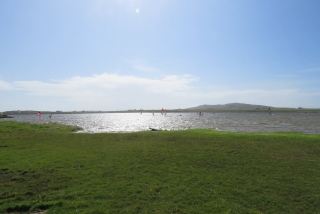 Windsurf para niveles intermedios en Loch Bhasapol 4h