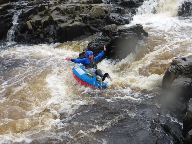 Experiencia de tubing en aguas brava 