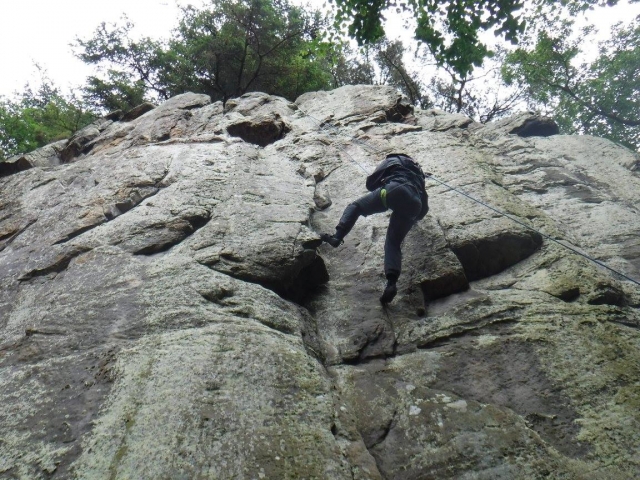  Viviendo una divertida experiencia de escalada 