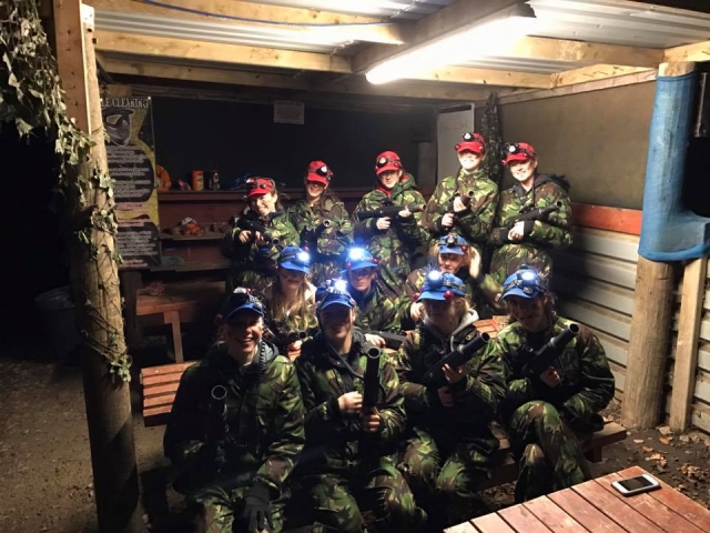 Misión Dark Laser Tag en Escot Park duranle 3 horas