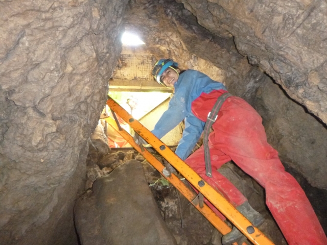 Encontramos nuestro camino en la gruta