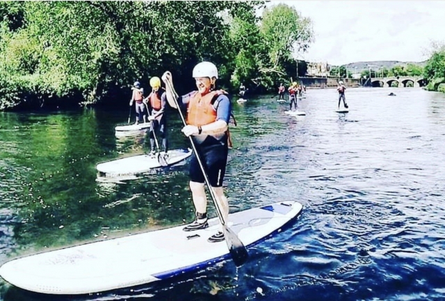  Disfruta del surf con tus amigos 