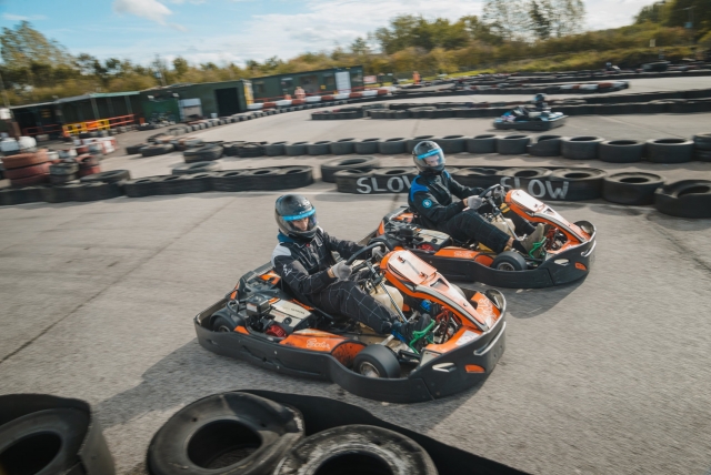 Diviértele en una sesión de karting única