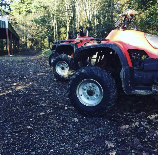  Andar en cuatrimotos es divertido 