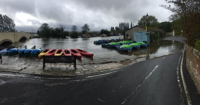 Pbaños en canoa 