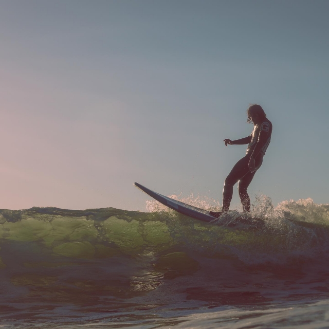  Dominando las olas