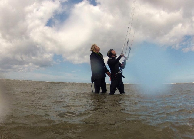 Controlando la cometa en el agua