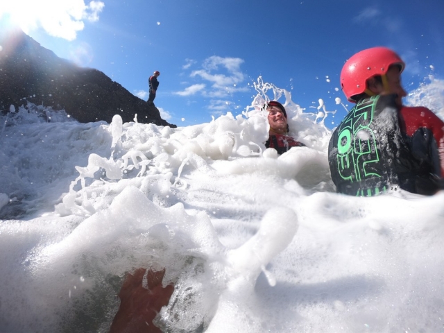  Vive una divertida aventura de Coasteering con nosotros