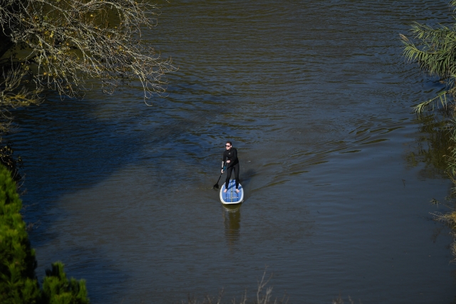  Explorando a lo largo del río