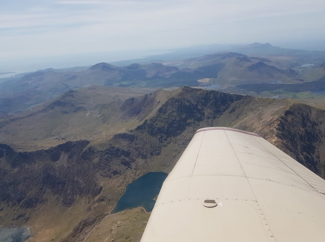  Tome un vuelo en avión con nosotros 