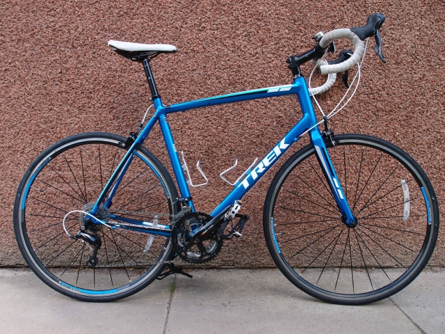 Bicicleta con manillar abatible perfecta para un recorrido 