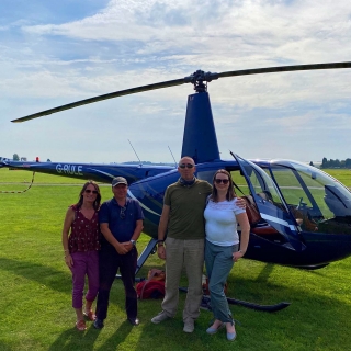 Tour privado en grupo en helicóptero por Cotswold 32 millas