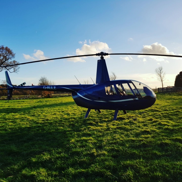  Lecciones de prueba de helicóptero en Los Cotswolds 