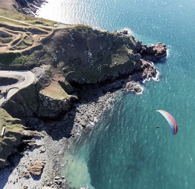  Hermosa vista a través de los ojos de un parapenle 