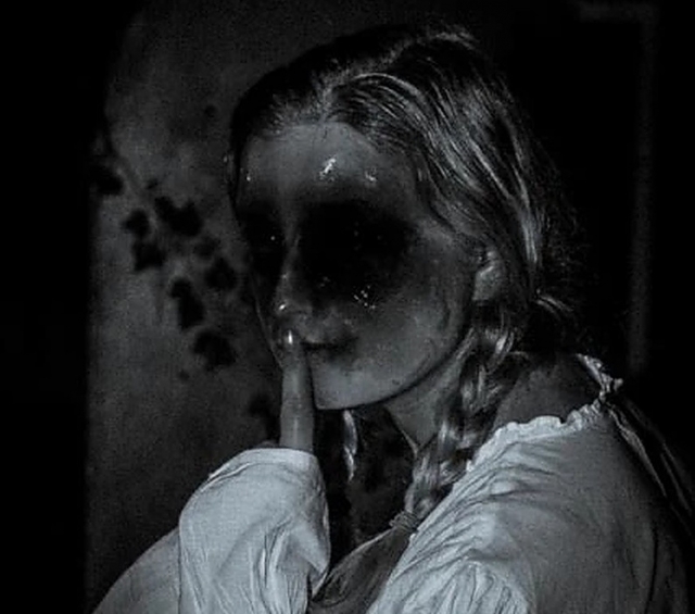  Chica zombie aterradora 