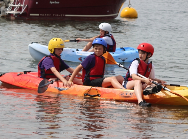 Chavos kayakistas 