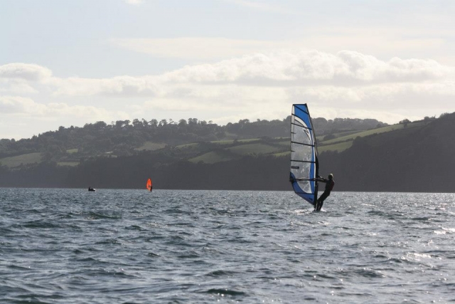  Me encanta hacer windsurf aquí 