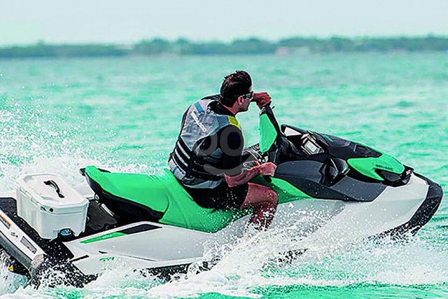 Sentirse bien mientras practica moto acuática