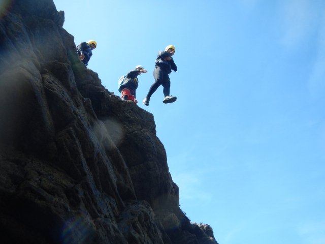 ¡El Coasteering extremo es solo para valientes!