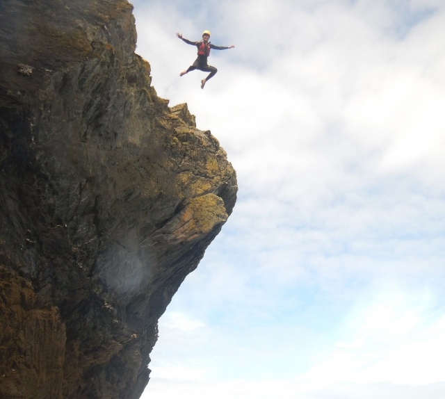 Saltando hacia abajo