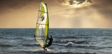 Renta e instrucción de windsurf en Elie 1h (8 años+)