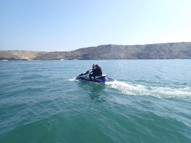  Explorando la Bahía de Oxwich 