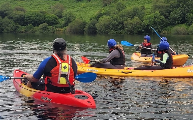  ¡Kayak con amigos!