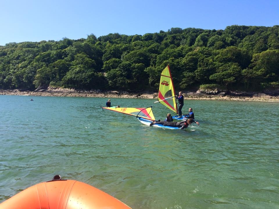 ¡Descubre lo tranquilo que es el windsurf! ¡Descubre lo tranquilo que es el windsurf!
