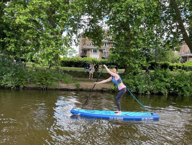 Remar le ayuda a ser más feliz