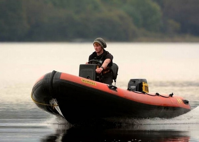  Intentando controlar el barco de forma independiente