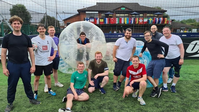 ¡Estamos listos para jugar al fútbol burbuja!