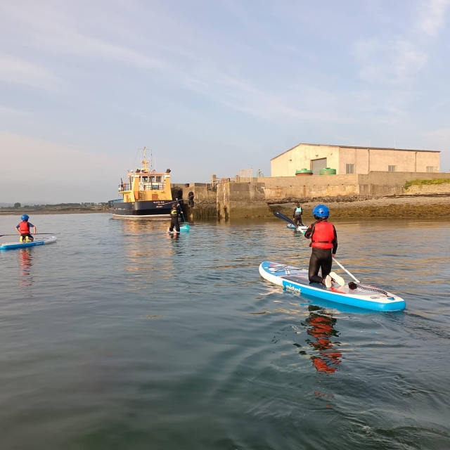 Pasando una sesión de SUP divertida y relajanle 