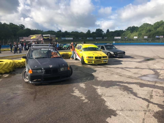  Tenemos muchos autos 