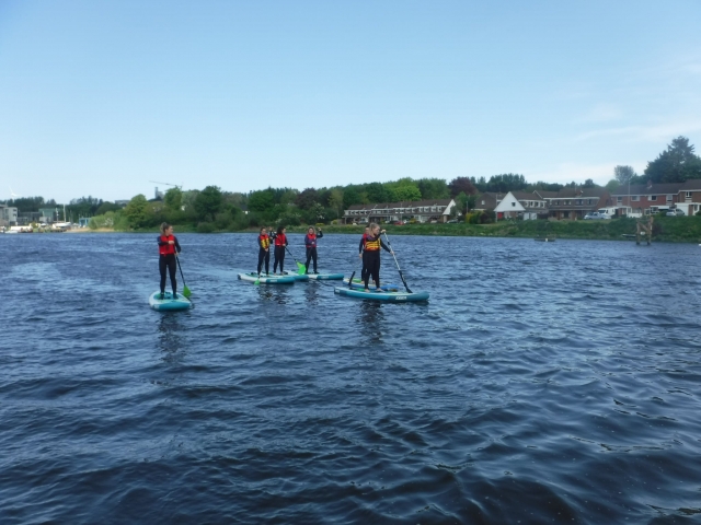 Disfruta del SUP con tus amigos 
