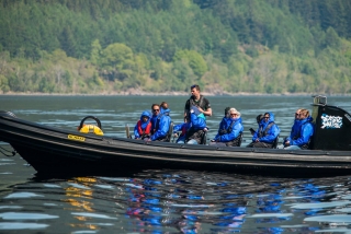Paseo en barco de 80 minutos por el lago Ness (chárter privado)