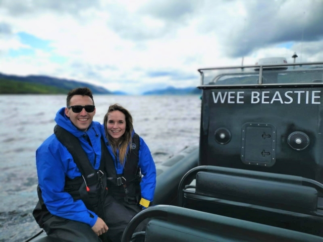  Una pareja a bordo del Wee Beastie 