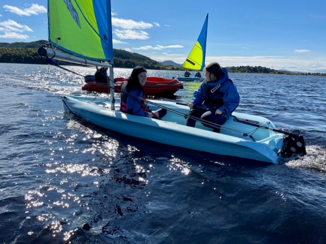 Venga con su mejor cuale o persona favorita 