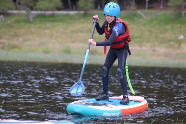 Sesión de SUP para niños (8+ años) en Cairngorms 1h