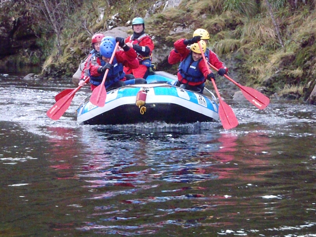  Rafting en aguas brava en Escocia