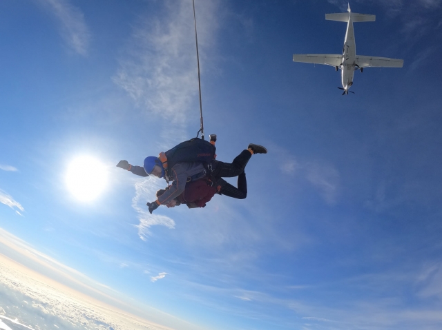 Prueba el paracaidismo