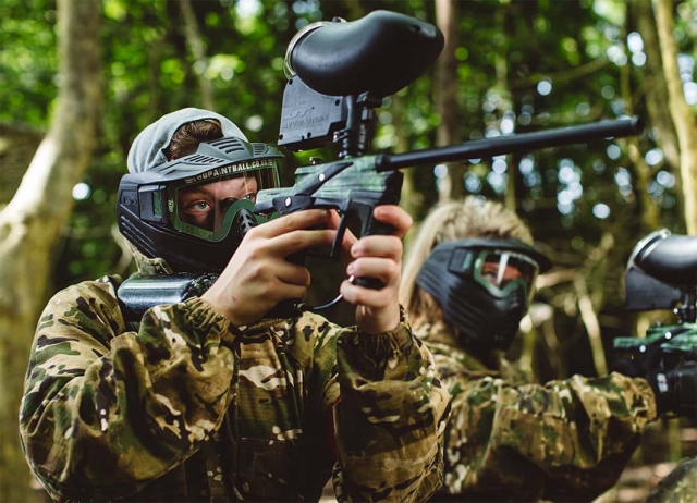  Pasar un juego divertido con amigos 