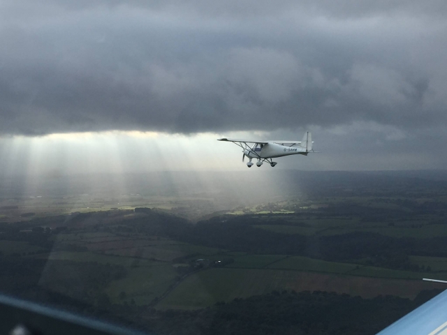  Sobrevolando los cielos 