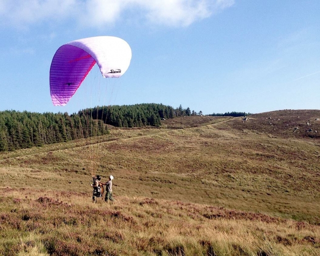  Experimenta un vuelo en parapenle único 