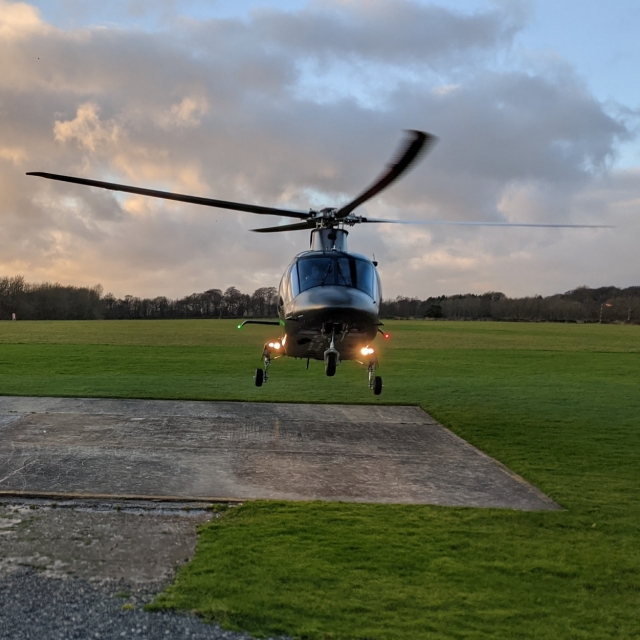  Ponle a prueba y prueba un vuelo en helicóptero