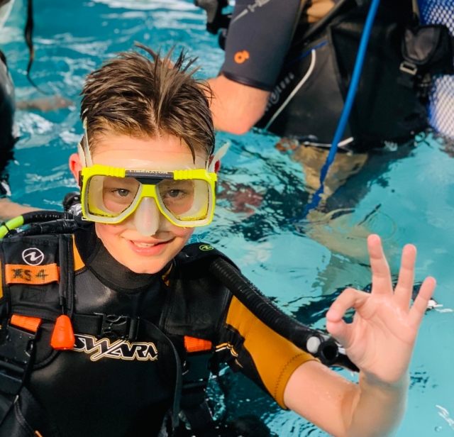  Niños y adultos son bienvenidos 