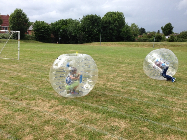  Fútbol de burbujas en Bristol